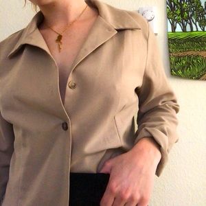 Blazer that could be worn many ways for a flawless “cool girl” lewk